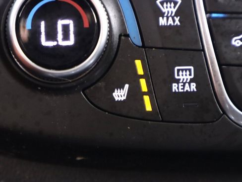 Used 2018 Chevrolet Traverse LT AWD/4WD image 22