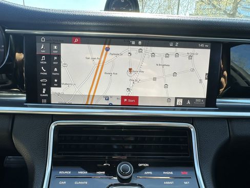 Used 2018 Porsche Panamera 4 image 25