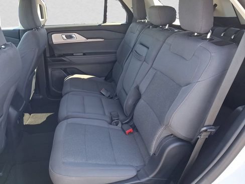 Used 2025 Ford Explorer Active AWD/4WD image 11