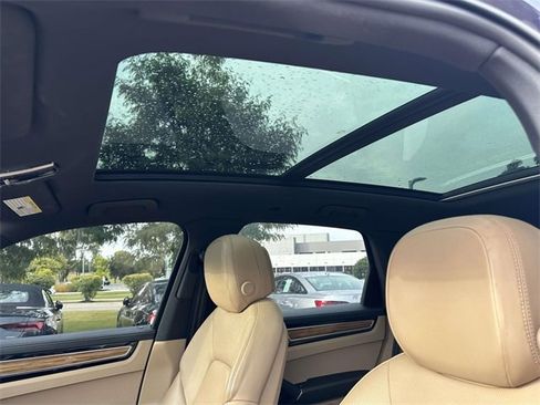 Used 2019 Porsche Cayenne E-Hybrid image 24