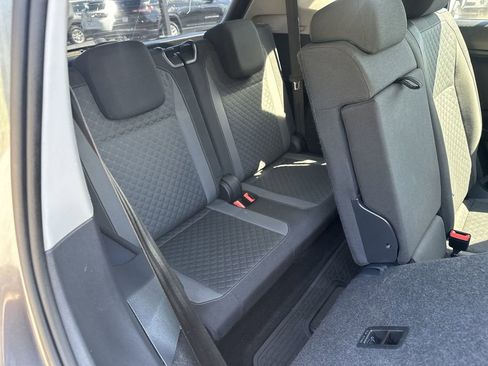 Used 2018 Volkswagen Tiguan S image 35