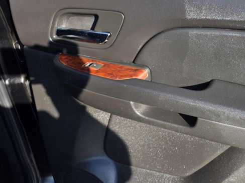 Used 2010 GMC Yukon SLT image 17