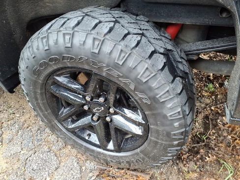 Used 2021 Chevrolet Silverado 1500 LT Trail Boss w/ Bed Protection Package image 11