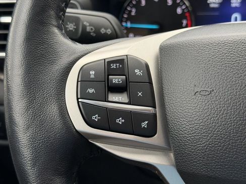 Certified 2022 Ford Explorer Limited w/ Limited Technology Package image 35