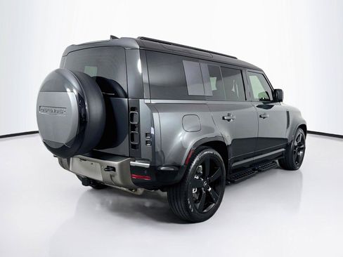 Used 2025 Land Rover Defender 110 X-Dynamic SE AWD/4WD image 2