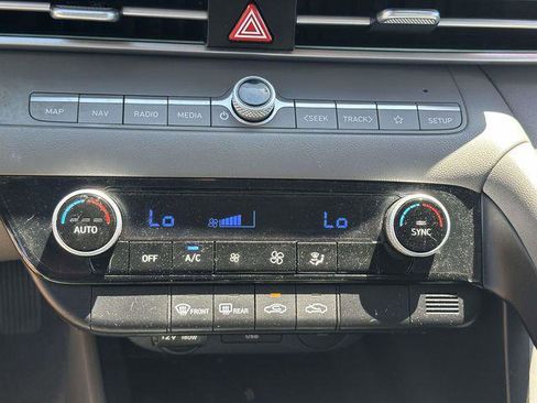 Used 2024 Hyundai Elantra SEL FWD image 23