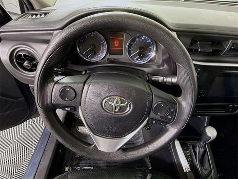 Used 2019 Toyota Corolla LE image 18