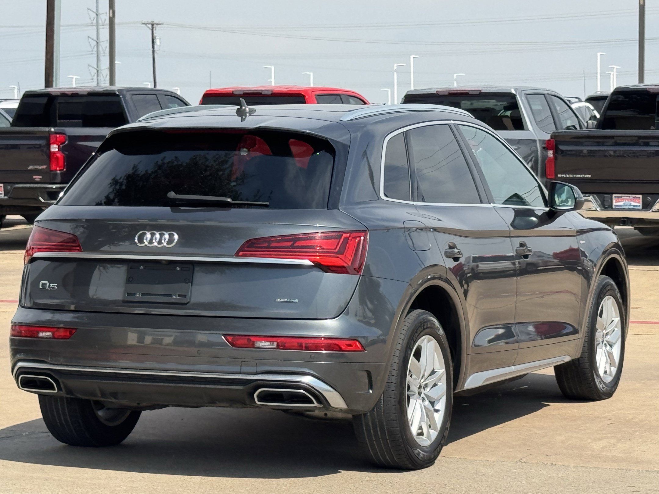 Used 2022 Audi Q5 2.0T Premium w/ Convenience Package AWD/4WD image 4