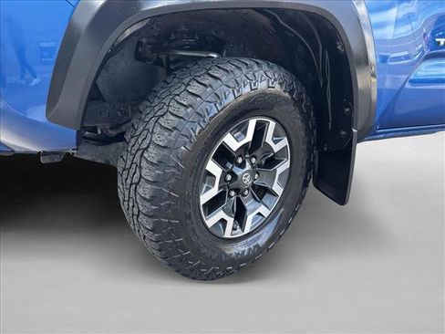 Used 2016 Toyota Tacoma TRD Off-Road w/ Premium & Technology Package image 21