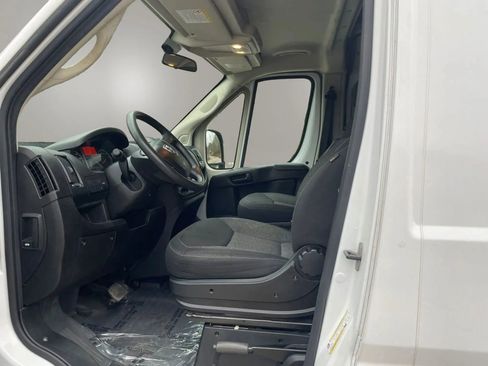Used 2019 RAM ProMaster 2500 w/ Premium Appearance Group image 10