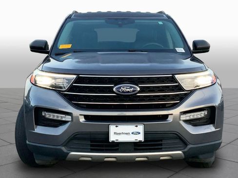 Used 2021 Ford Explorer XLT w/ Equipment Group 202A RWD image 4