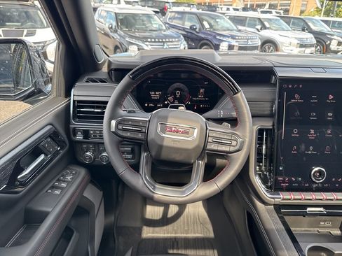 Used 2025 GMC Yukon AT4 Ultimate w/ LPO, Illumination Package image 43