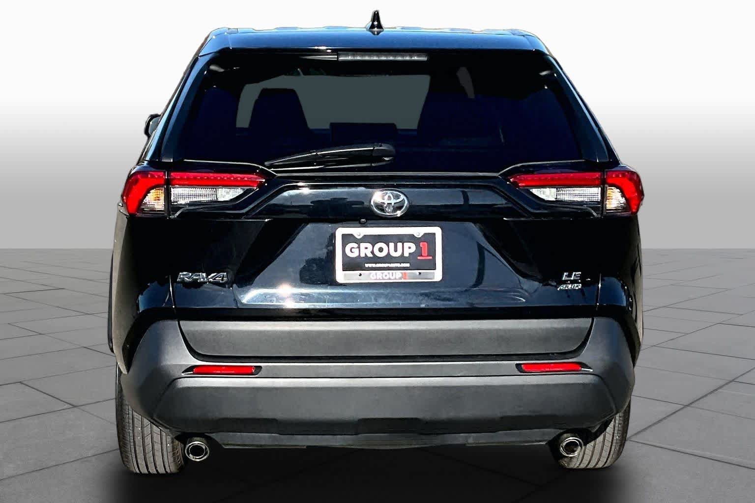 Certified 2025 Toyota RAV4 LE AWD/4WD image 4