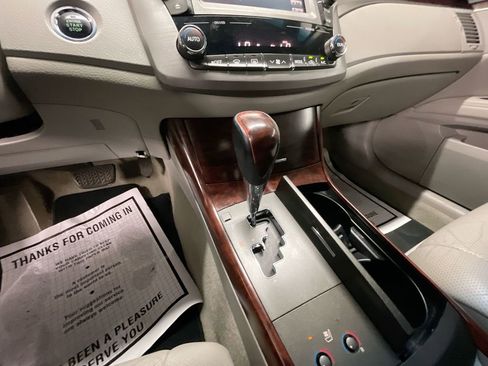 Used 2011 Toyota Avalon Limited image 15