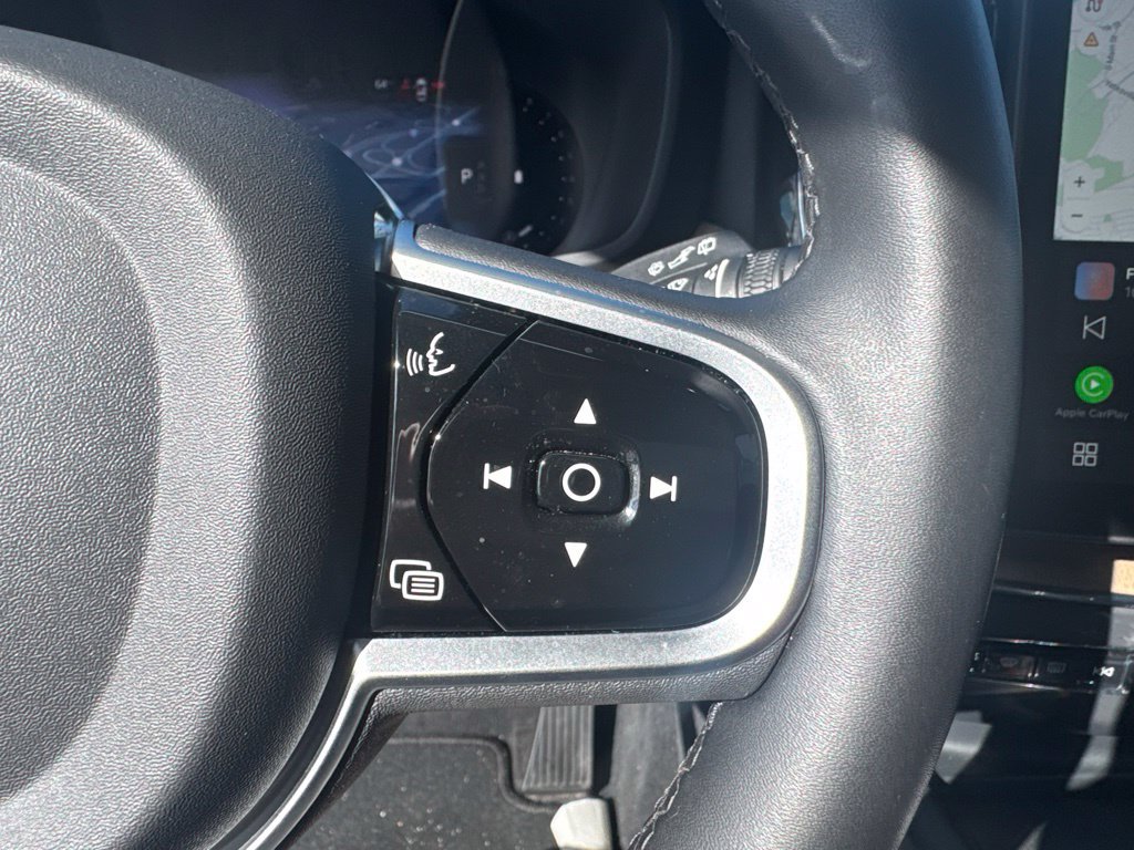 Used 2026 Volvo XC60 B5 Plus AWD/4WD image 13