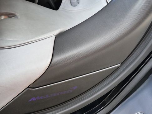 Used 2020 McLaren Speedtail image 16