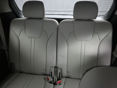 Certified 2025 Kia Sorento EX image 31