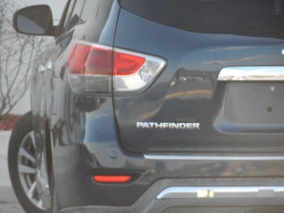 Used 2014 Nissan Pathfinder SL w/ SL Tech Package
