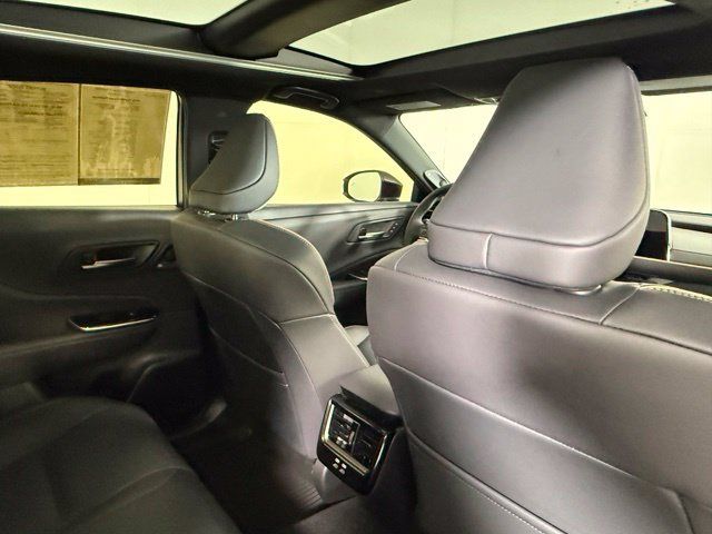 Used 2026 Toyota Crown Platinum AWD/4WD image 28