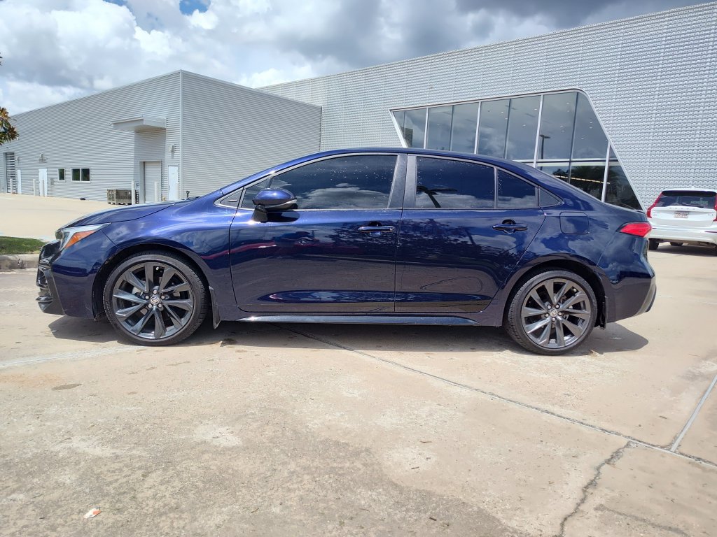 Used 2025 Toyota Corolla SE FWD image 4