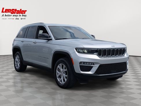 Used 2022 Jeep Grand Cherokee Limited image 7