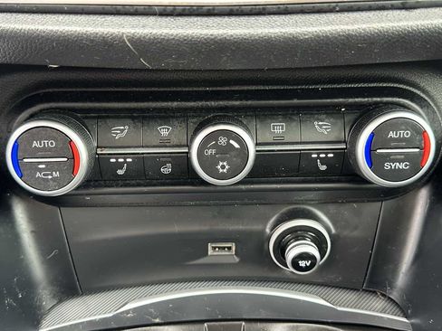 Used 2018 Alfa Romeo Stelvio Ti Sport AWD/4WD image 19