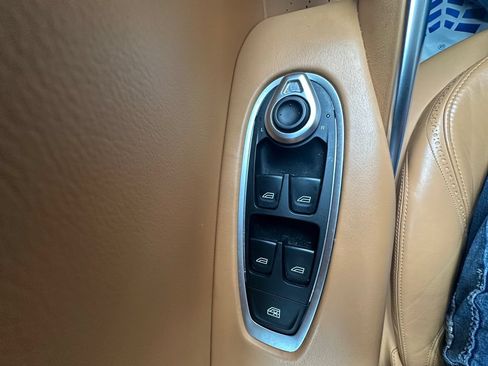 Used 2021 Aston Martin DBX AWD/4WD image 19