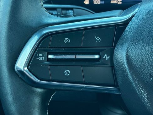 Used 2025 Chevrolet Traverse Z71 AWD/4WD image 12