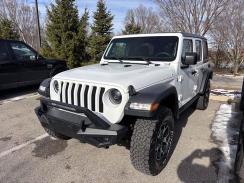 Used 2020 Jeep Wrangler Unlimited Sport image 3
