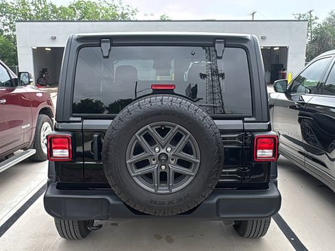 Used 2024 Jeep Wrangler Sport AWD/4WD image 5