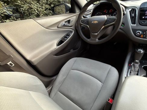 Used 2020 Chevrolet Malibu LT image 28
