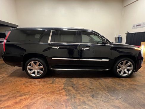Used 2015 Cadillac Escalade ESV Luxury image 10
