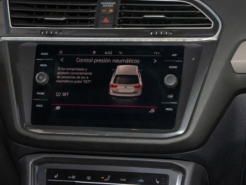 Used 2024 Volkswagen Tiguan SE R-Line image 21