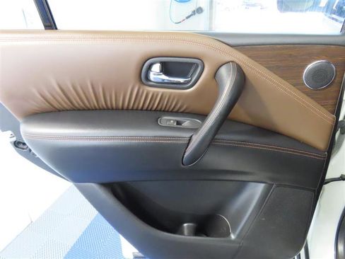 Used 2020 Nissan Armada Platinum w/ Platinum Reserve Package image 31