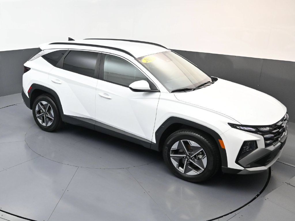Certified 2025 Hyundai Tucson SEL AWD/4WD image 15