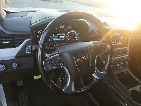 Used 2019 GMC Yukon XL SLT image 12