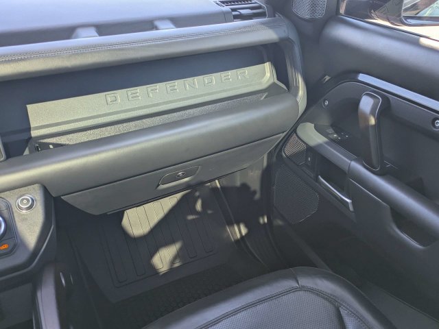 Used 2020 Land Rover Defender 110 X AWD/4WD image 17