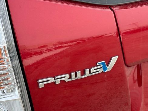 Used 2014 Toyota Prius V Five image 10