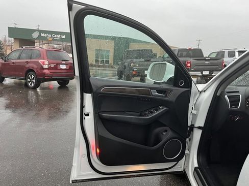 Used 2014 Audi Q5 2.0T Premium Plus w/ Premium Plus Package image 26