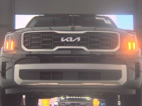 Used 2024 Kia Telluride S w/ S Sunroof Package AWD/4WD image 3