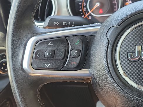 Used 2023 Jeep Gladiator Overland AWD/4WD image 24