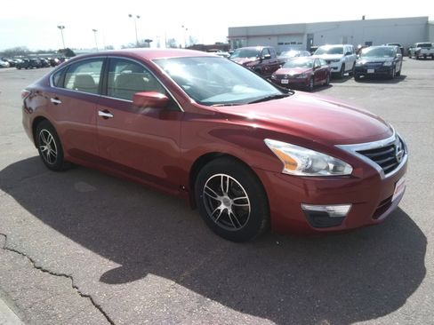 Used 2015 Nissan Altima 2.5 S w/ Power Driver Seat Package FWD image 4
