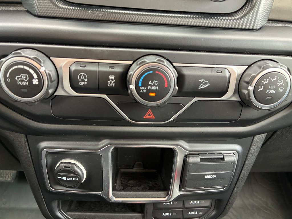 Used 2019 Jeep Wrangler Sport AWD/4WD image 4