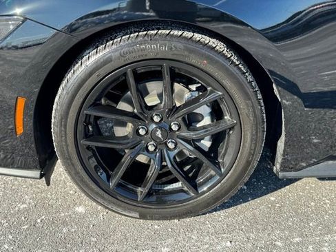 Used 2025 Ford Mustang Premium image 10