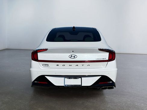 Used 2022 Hyundai Sonata Limited w/ Preferred Accessory Package image 4