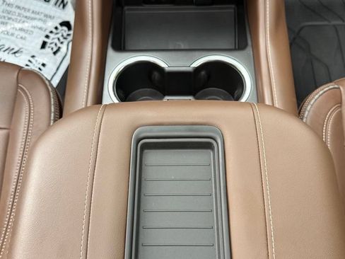 Used 2024 Chevrolet Tahoe High Country AWD/4WD image 23