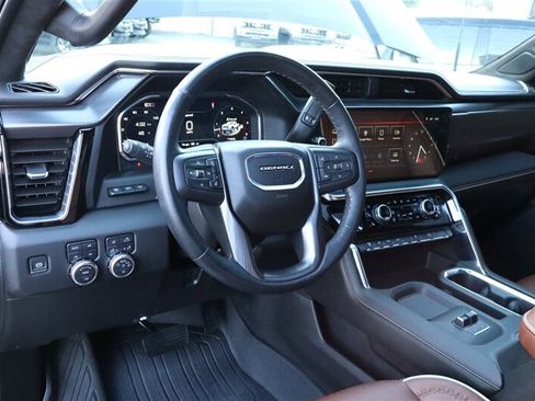 Used 2025 GMC Sierra 3500 Denali Ultimate image 17