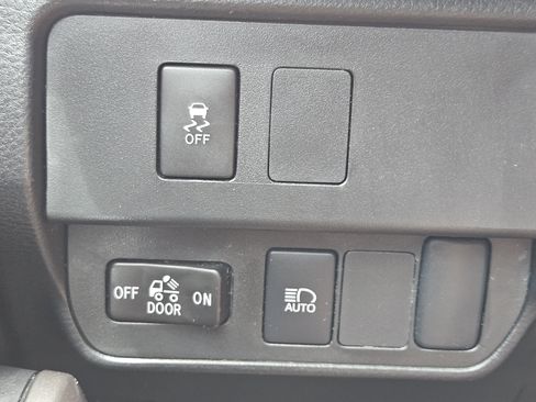 Used 2023 Toyota Tacoma SR5 w/ Technology Package AWD/4WD image 23