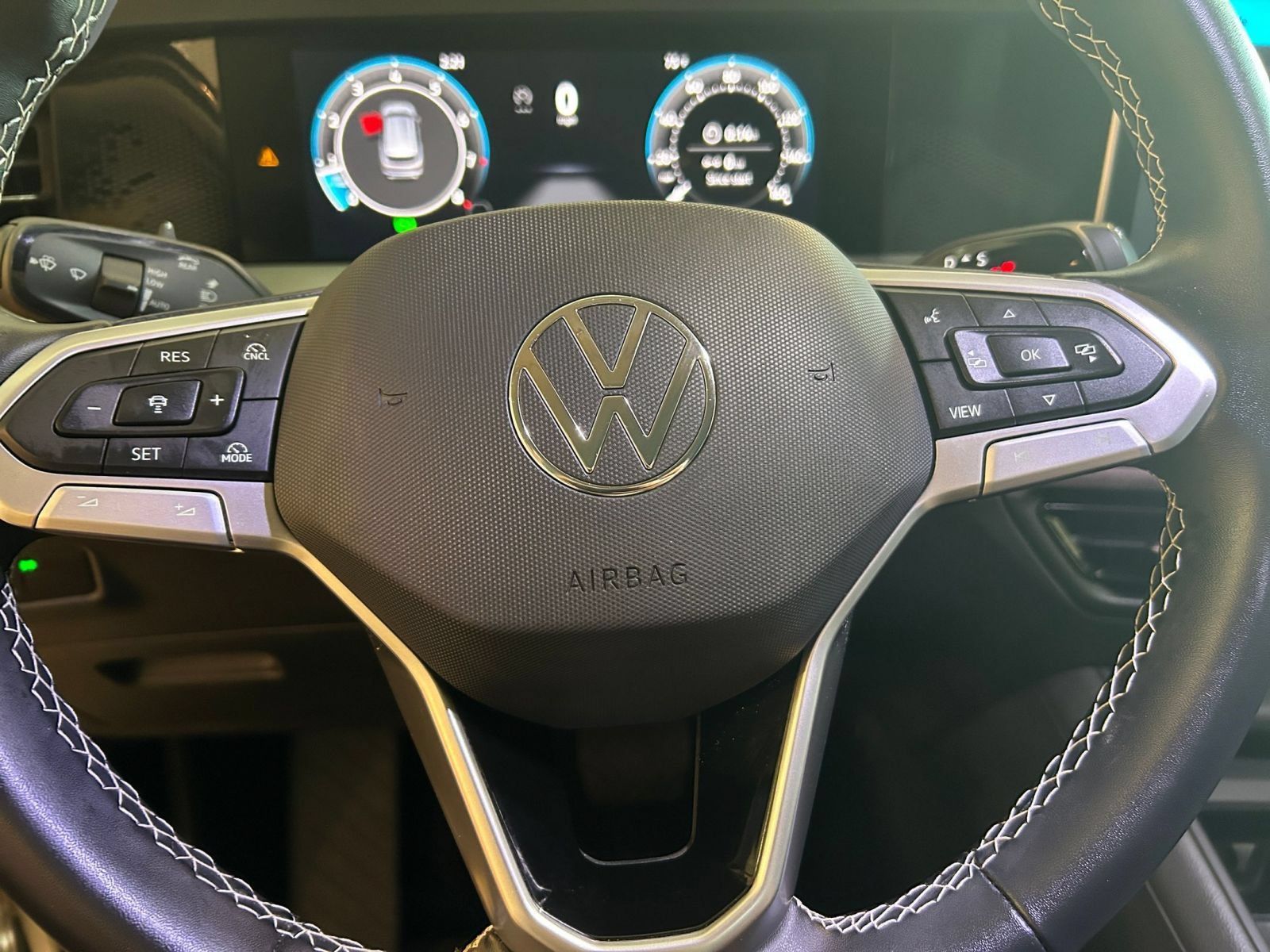 Used 2026 Volkswagen Tiguan SE AWD/4WD image 29