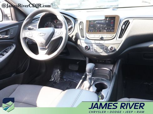 Used 2024 Chevrolet Malibu LT FWD image 13